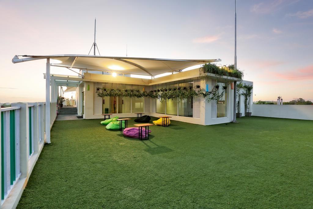 Maxonehotels At Bukit Jimbaran Exterior foto